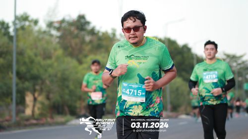 Race photo from Arutmin Borneo Run 2024