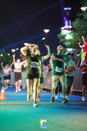 Race photo from PIK NITE RUN 2025