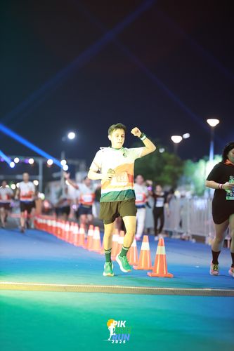 Race photo from PIK NITE RUN 2025