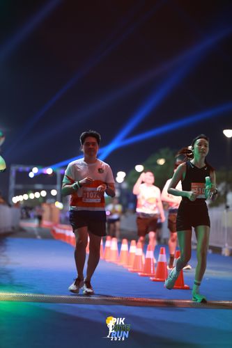 Race photo from PIK NITE RUN 2025