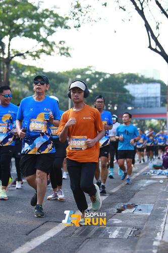 Race photo from Isoplus Run 2024 Surabaya