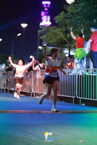 Race photo from PIK NITE RUN 2025