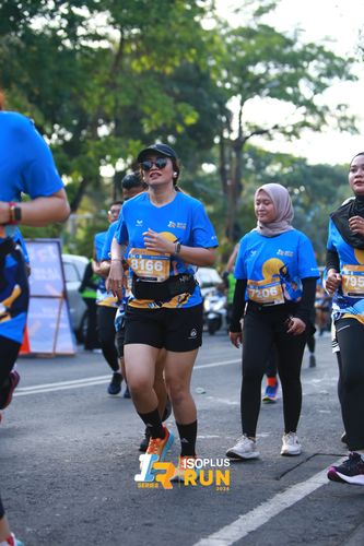 Race photo from Isoplus Run 2024 Surabaya