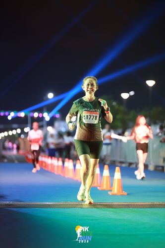 Race photo from PIK NITE RUN 2025