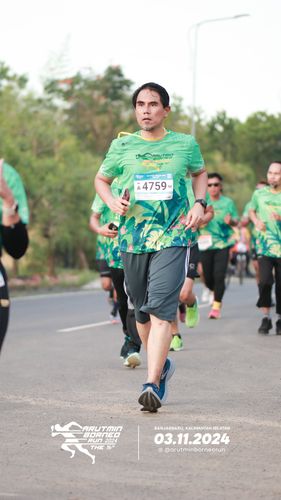 Race photo from Arutmin Borneo Run 2024