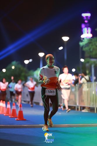 Race photo from PIK NITE RUN 2025