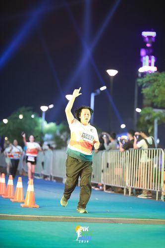 Race photo from PIK NITE RUN 2025
