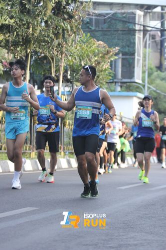 Race photo from Isoplus Run 2024 Surabaya
