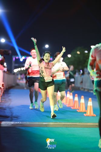 Race photo from PIK NITE RUN 2025