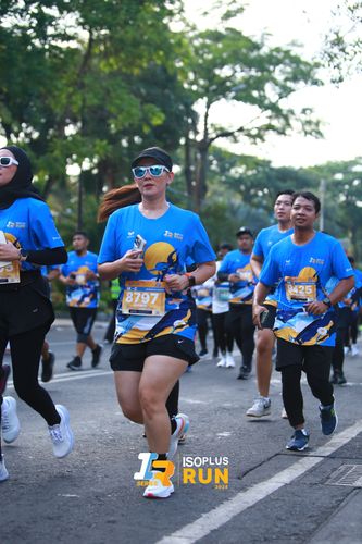 Race photo from Isoplus Run 2024 Surabaya