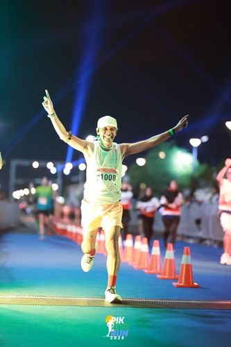 Race photo from PIK NITE RUN 2025