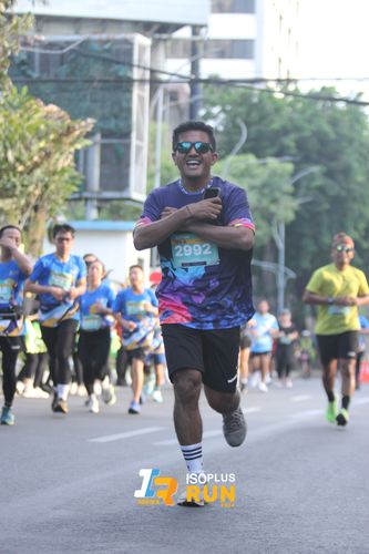 Race photo from Isoplus Run 2024 Surabaya