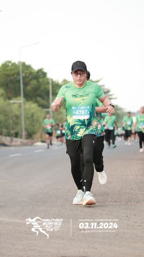 Race photo from Arutmin Borneo Run 2024