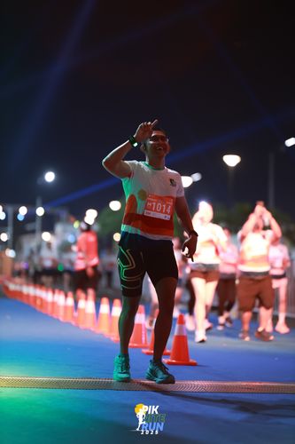Race photo from PIK NITE RUN 2025