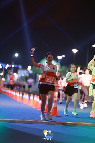 Race photo from PIK NITE RUN 2025