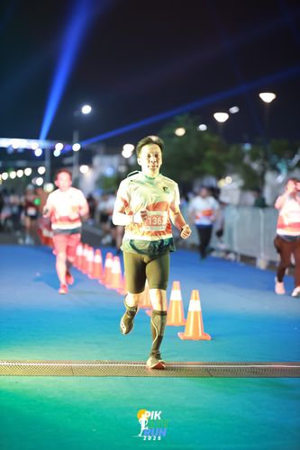 Race photo from PIK NITE RUN 2025