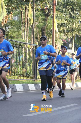 Race photo from Isoplus Run 2024 Surabaya
