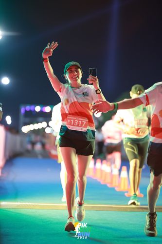 Race photo from PIK NITE RUN 2025