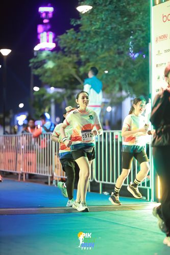 Race photo from PIK NITE RUN 2025