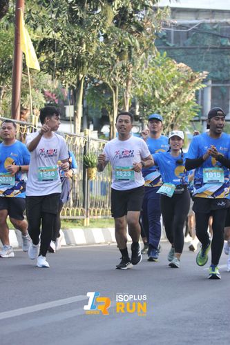 Race photo from Isoplus Run 2024 Surabaya