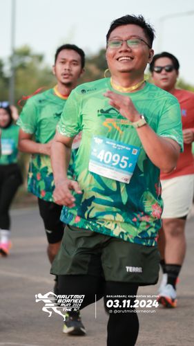 Race photo from Arutmin Borneo Run 2024