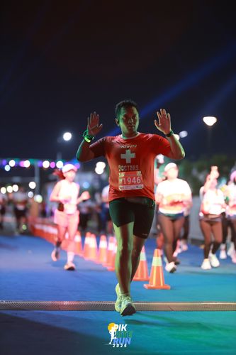Race photo from PIK NITE RUN 2025