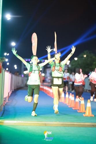 Race photo from PIK NITE RUN 2025