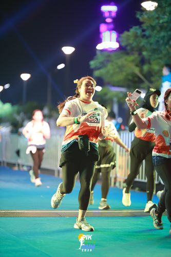 Race photo from PIK NITE RUN 2025