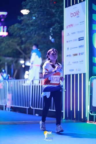 Race photo from PIK NITE RUN 2025