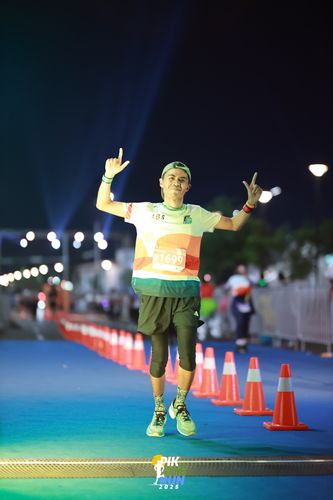 Race photo from PIK NITE RUN 2025