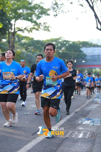 Race photo from Isoplus Run 2024 Surabaya