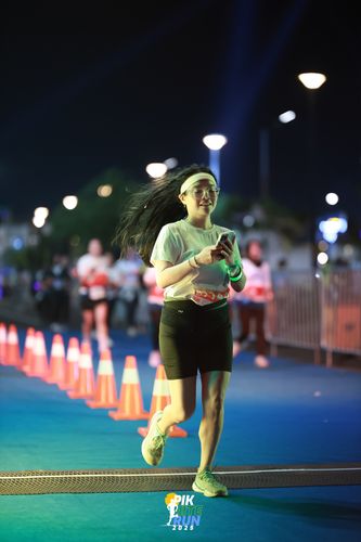 Race photo from PIK NITE RUN 2025