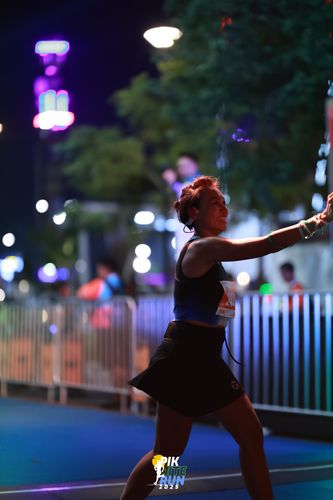 Race photo from PIK NITE RUN 2025
