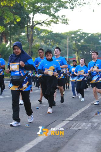 Race photo from Isoplus Run 2024 Surabaya
