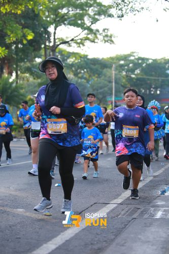 Race photo from Isoplus Run 2024 Surabaya
