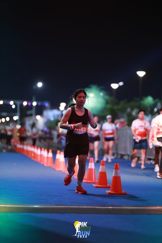 Race photo from PIK NITE RUN 2025