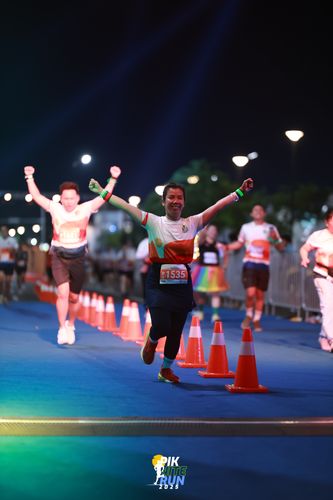 Race photo from PIK NITE RUN 2025