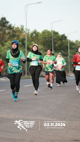 Race photo from Arutmin Borneo Run 2024