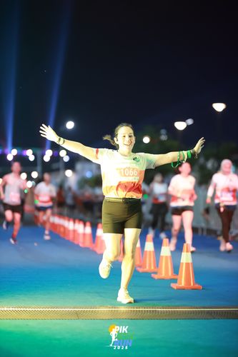 Race photo from PIK NITE RUN 2025