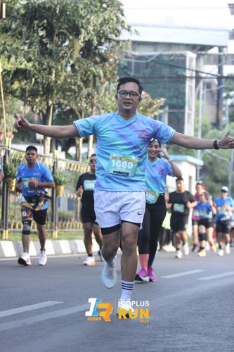 Race photo from Isoplus Run 2024 Surabaya