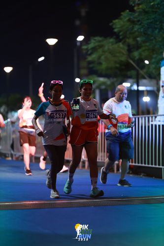 Race photo from PIK NITE RUN 2025