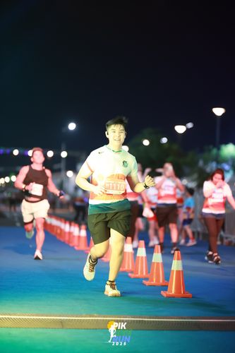 Race photo from PIK NITE RUN 2025