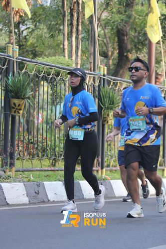 Race photo from Isoplus Run 2024 Surabaya