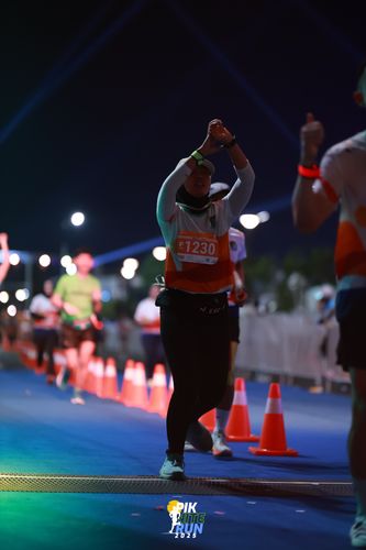 Race photo from PIK NITE RUN 2025