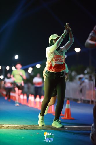 Race photo from PIK NITE RUN 2025