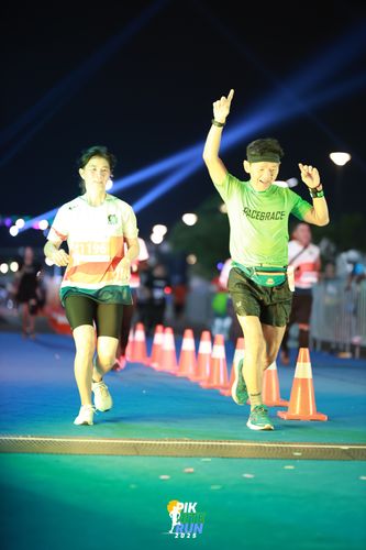 Race photo from PIK NITE RUN 2025