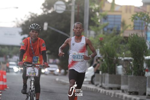 Race photo from Jabar Run 10K 2024