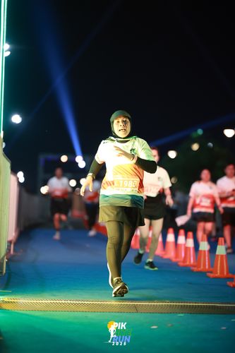Race photo from PIK NITE RUN 2025