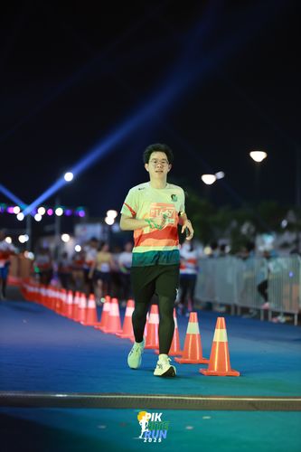 Race photo from PIK NITE RUN 2025