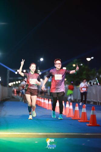 Race photo from PIK NITE RUN 2025